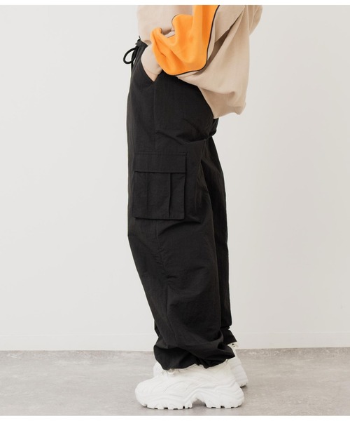 ANAP（アナップ）の「ウエストスピンドルナイロンカーゴパンツ（カーゴパンツ・レディース・オフホワイト/ブラック・FREE）」の13枚目の写真