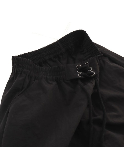 ANAP（アナップ）の「ウエストスピンドルナイロンカーゴパンツ（カーゴパンツ・レディース・オフホワイト/ブラック・FREE）」の5枚目の写真