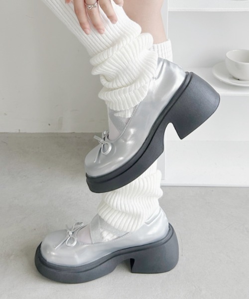 Loueme(ルエム)の「チャンキーヒールバレリーナシューズ(パンプス・レディース・ブラック/シルバー/ピンク・23.5cm/24.5cm/22.5cm)」の4枚目の写真