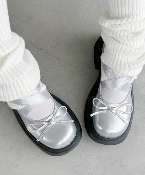 Loueme(ルエム)の「チャンキーヒールバレリーナシューズ(パンプス・レディース・ブラック/シルバー/ピンク・23.5cm/24.5cm/22.5cm)」の5枚目の写真