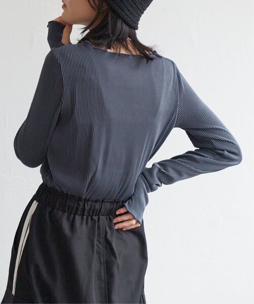 VENCEEXCHANGE(ヴァンスエクスチェンジ)の「ツートーン指穴開きトップス(Tシャツ/カットソー・レディース・ホワイト/ベージュ/ブラック/ブルー・M)」の11枚目の写真