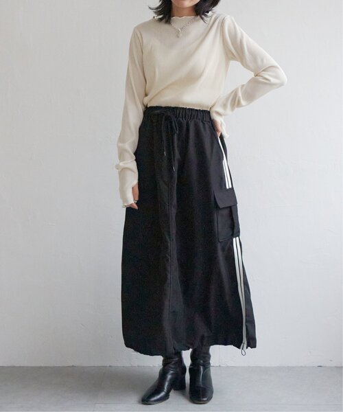 VENCEEXCHANGE(ヴァンスエクスチェンジ)の「ツートーン指穴開きトップス(Tシャツ/カットソー・レディース・ホワイト/ベージュ/ブラック/ブルー・M)」の7枚目の写真