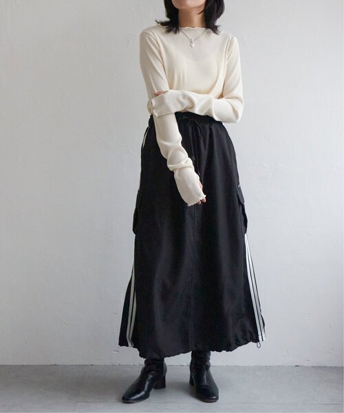 VENCEEXCHANGE(ヴァンスエクスチェンジ)の「ツートーン指穴開きトップス(Tシャツ/カットソー・レディース・ホワイト/ベージュ/ブラック/ブルー・M)」の6枚目の写真