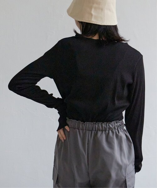 VENCEEXCHANGE(ヴァンスエクスチェンジ)の「ツートーン指穴開きトップス(Tシャツ/カットソー・レディース・ホワイト/ベージュ/ブラック/ブルー・M)」の17枚目の写真