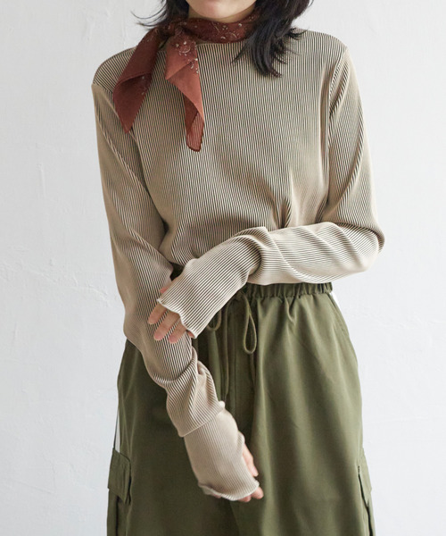 VENCEEXCHANGE(ヴァンスエクスチェンジ)の「ツートーン指穴開きトップス(Tシャツ/カットソー・レディース・ホワイト/ベージュ/ブラック/ブルー・M)」の1枚目の写真