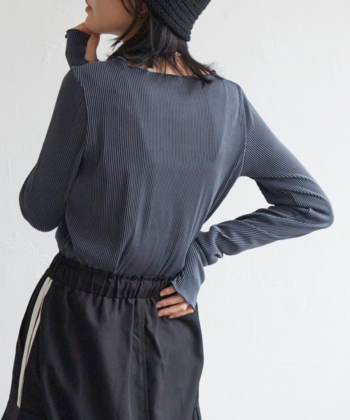 VENCEEXCHANGE(ヴァンスエクスチェンジ)の「ツートーン指穴開きトップス(Tシャツ/カットソー・レディース・ホワイト/ベージュ/ブラック/ブルー・M)」の4枚目の写真