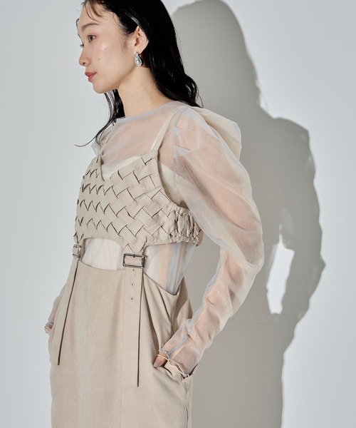 ELLEgirl（エルガール）の「カットワークプリーツジャンパースカート【ELLEgirl/エル ガール】（ジャンパースカート・レディース・ブラック/アイボリー/サックスブルー・M/S）」の16枚目の写真