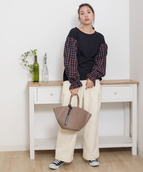 POU DOU DOU（プードゥドゥ）の「チェック柄ボリュームスリーブプルオーバー（Tシャツ/カットソー・レディース・イエロー/ブラック/レッド・3）」の22枚目の写真