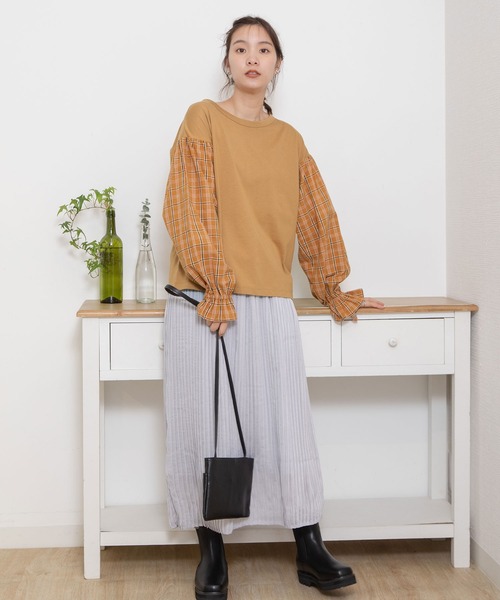 POU DOU DOU（プードゥドゥ）の「チェック柄ボリュームスリーブプルオーバー（Tシャツ/カットソー・レディース・イエロー/ブラック/レッド・3）」の6枚目の写真