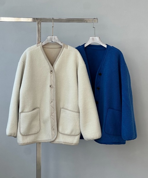 chuclla(チュクラ)の「リバーシブル オーバーサイズ ボアショートコート chw23a096(その他アウター・レディース・ブルー/アイボリー・M/S)」の4枚目の写真