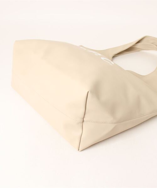 A.P.C.(アーペーセー)の「Ninon トートバッグ(トートバッグ・メンズ・ベージュ系その他/ブラウン/ブラック・ONESIZE)」の5枚目の写真