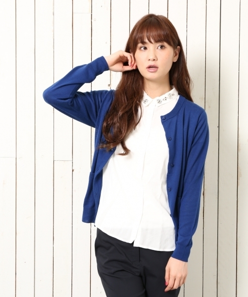 GLOBAL WORK(グローバルワーク)の「12Gアクリルコットンクルーカーディガン長袖/562313(カーディガン/ボレロ・レディース・グリーン/ブルー/オフホワイト/ブラック・SMALL/MEDIUM/LARGE)」の4枚目の写真