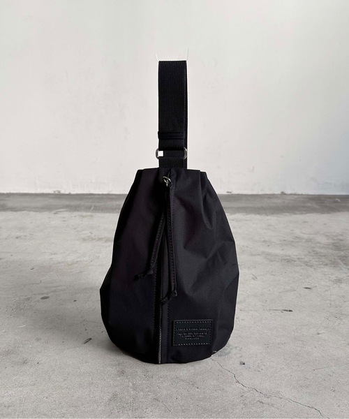 SPRUCE（スプルース）の「EM:SPURCE モカボディバッグ 軽量（ボディバッグ/ウエストポーチ・レディース・カーキ/ホワイト/ブラック/イエロー・FREE）」の3枚目の写真