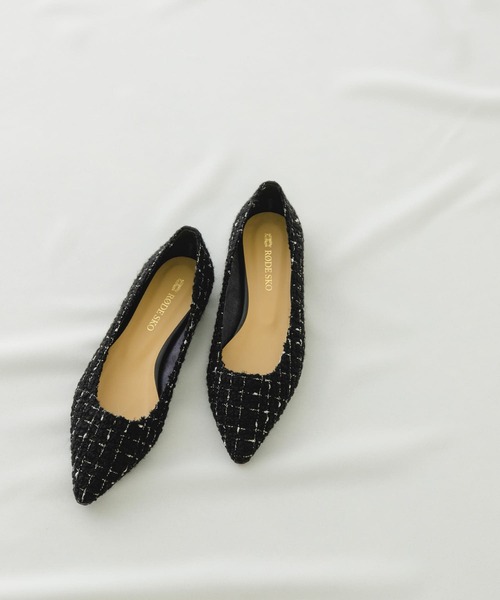 RODE SKO（ロデスコ）の「『MADE IN JAPAN』ポインテッドフラットパンプス（パンプス・レディース・ゴールド/ブラック・37/36/38）」の2枚目の写真