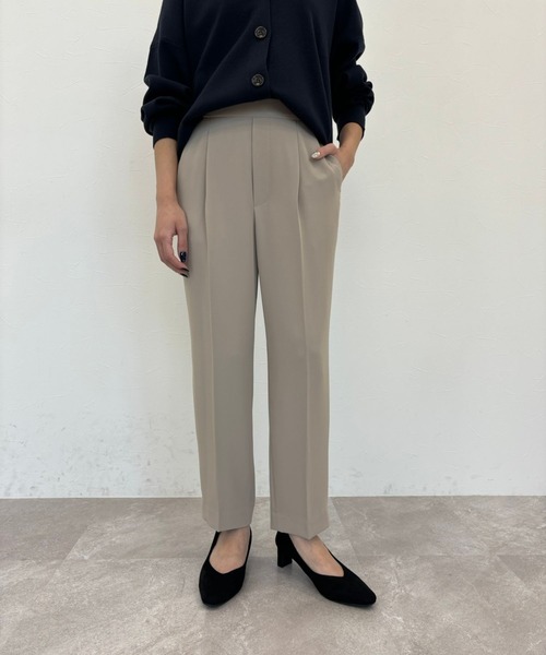 Elura(エルーラ)の「【低身長サイズ Elkotona】コトナ映えラクテーパードパンツ/986466(その他パンツ・レディース・ブラック/ネイビー/グレイッシュベージュ・SMALL/MEDIUM)」の3枚目の写真