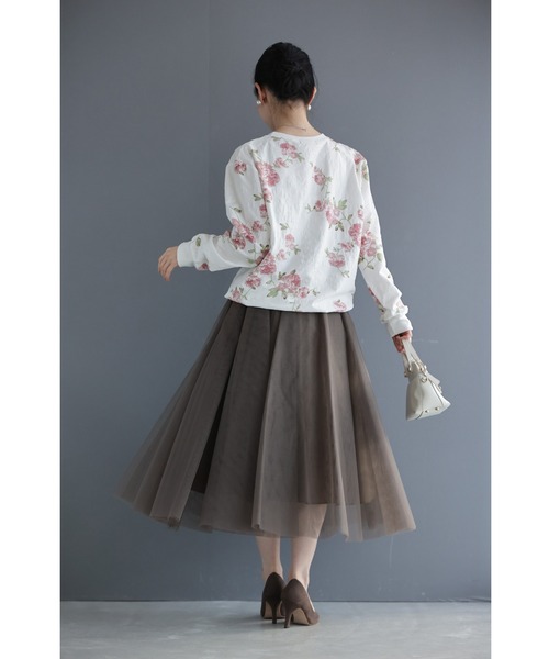 cawaii(カワイイ)の「優雅に咲くグレースなバラのプルオーバートップス(Tシャツ/カットソー・レディース・ホワイト・FREE)」の12枚目の写真