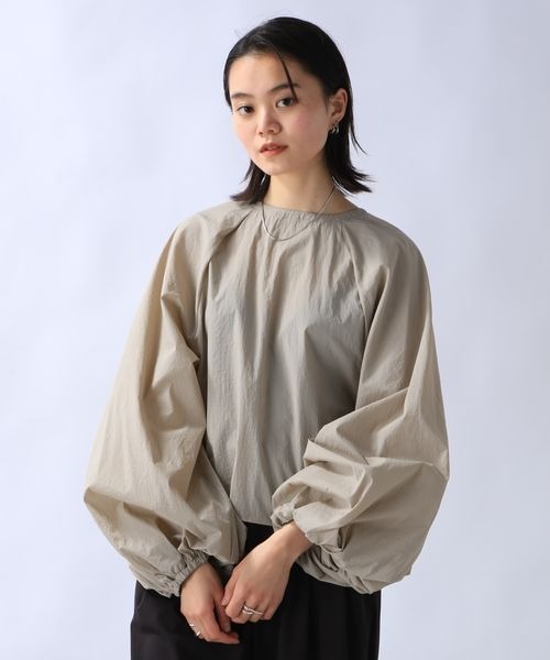 JEANASIS（ジーナシス）の「ソフトラスターソデボリュームプルオーバー/109939（シャツ/ブラウス・レディース・オフホワイト/ブラック/ベージュ・FREE）」の3枚目の写真