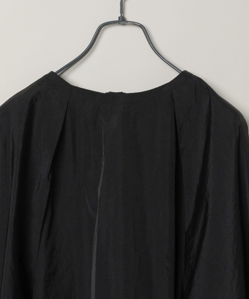 JEANASIS（ジーナシス）の「ソフトラスターソデボリュームプルオーバー/109939（シャツ/ブラウス・レディース・オフホワイト/ブラック/ベージュ・FREE）」の10枚目の写真