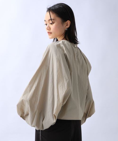 JEANASIS（ジーナシス）の「ソフトラスターソデボリュームプルオーバー/109939（シャツ/ブラウス・レディース・オフホワイト/ブラック/ベージュ・FREE）」の18枚目の写真