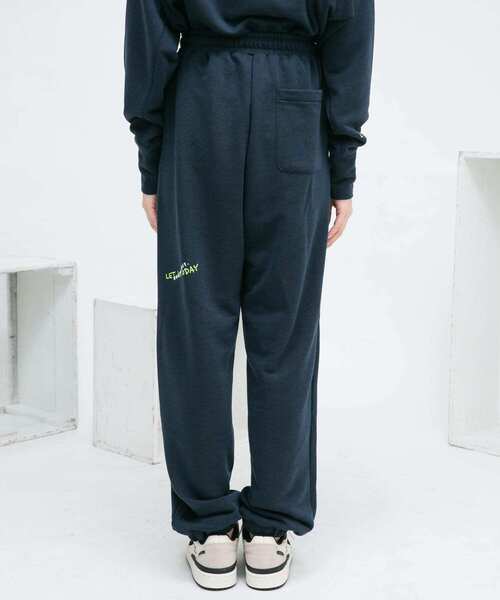 KBF（ケイビーエフ）の「ネップスウェットパンツ（その他パンツ・レディース・ネイビー/オフホワイト・ONE）」の21枚目の写真