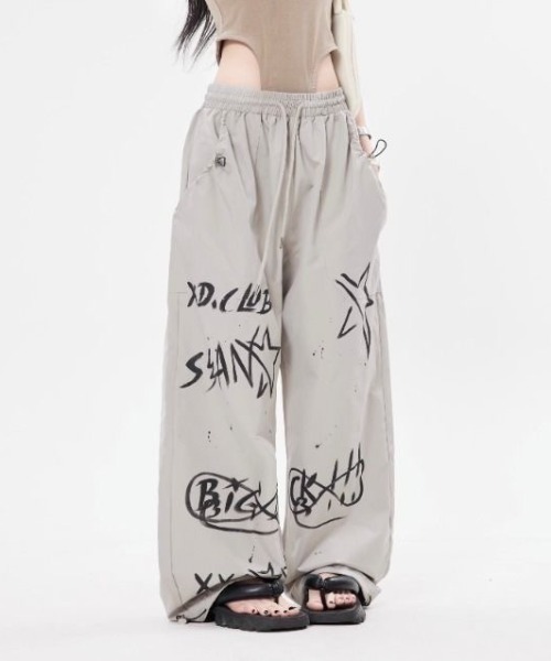 Sibra(シブラ)の「ヴィンテージ感がクール ピグメントカーゴパンツ(カーゴパンツ・レディース・グレー/ブラック・M)」の2枚目の写真