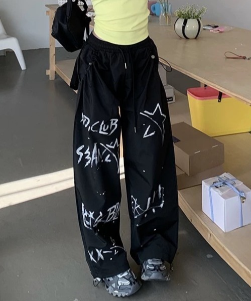 Sibra(シブラ)の「ヴィンテージ感がクール ピグメントカーゴパンツ(カーゴパンツ・レディース・グレー/ブラック・M)」の14枚目の写真