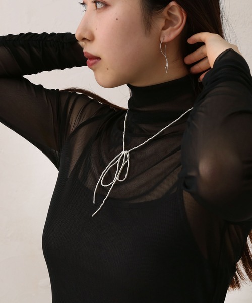 colleca la（コレカラ）の「ビーズリボンネックレス/チョーカー（ネックレス・レディース・ホワイト/ブラック・FREE）」の6枚目の写真