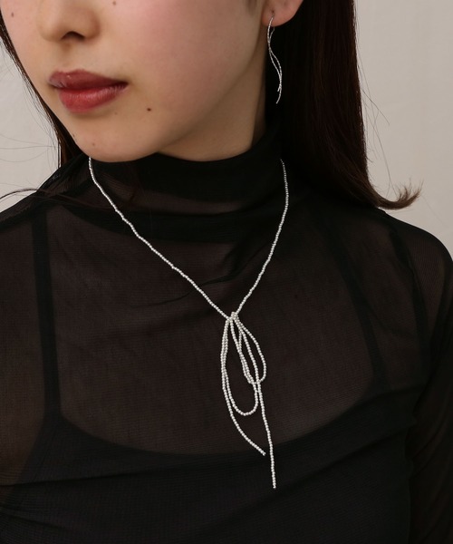 colleca la（コレカラ）の「ビーズリボンネックレス/チョーカー（ネックレス・レディース・ホワイト/ブラック・FREE）」の7枚目の写真