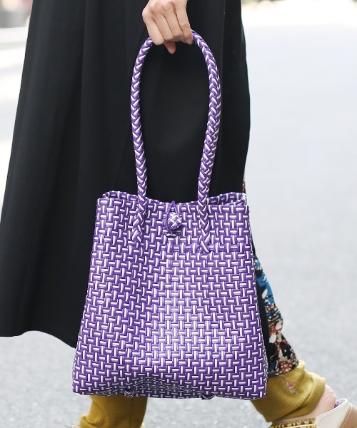 チチカカ（チチカカ）の「スクエアパサールバッグＳ【WEB限定】（かごバッグ・レディース・パープル/ゴールド/グリーン/レッド/ライトグレー・FREE）」の3枚目の写真
