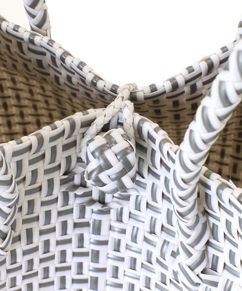 チチカカ（チチカカ）の「スクエアパサールバッグＳ【WEB限定】（かごバッグ・レディース・パープル/ゴールド/グリーン/レッド/ライトグレー・FREE）」の18枚目の写真