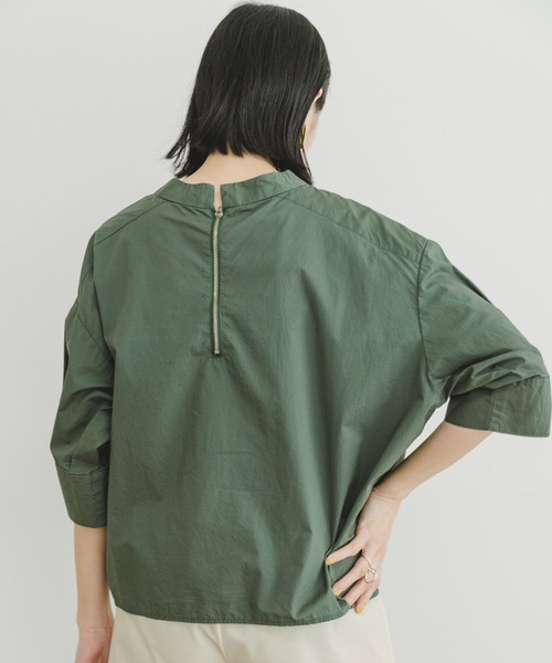 ITEMS URBANRESEARCH(アイテムズ アーバンリサーチ)の「5ブソデハイネックブラウス(シャツ/ブラウス・レディース・チャコールグレー/ホワイト/グリーン・FREE)」の8枚目の写真