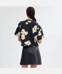 コーチ　フローラル クロップド シグネチャー スクリプト Tシャツ　コットン　M 83502353_b_03_215.jpg