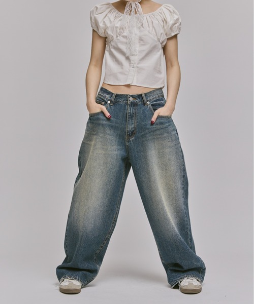 FEKETE（フェケテ）の「WIDE LOOSE VINTAGE DENIM / ヴィンテージワイドルーズデニム（デニムパンツ・レディース・ブルー・LARGE/MEDIUM/SMALL）」の4枚目の写真
