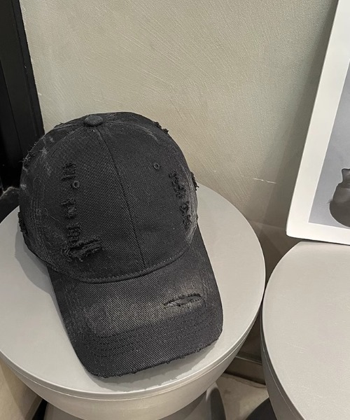 DEVICE（デバイス）の「【新デザイン追加】 ダメージ ウォッシュ ピグメント 刺繍 ロゴ ベースボール Y2K 韓国 古着風 ストリート キャップ HEADWEAR ヘッドウェア（キャップ・レディース・ブラック/ベージュ/ネイビー/ダークブラウン/ダークブラック/ライトブラック/ブラウン/レッド・FREE）」の2枚目の写真