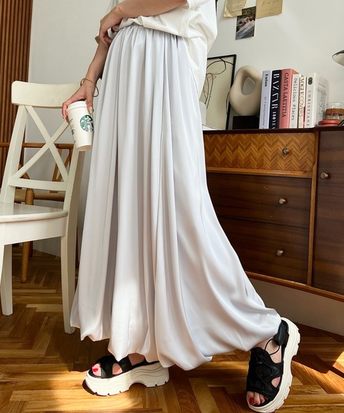 moment+（モーメントプラス）の「サテンバルーンスカート（スカート・レディース・シルバー/アイボリー/ブラック・M/L）」の10枚目の写真