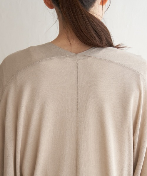 ikka（イッカ）の「冷感ドルマントッパーカーディガン（カーディガン/ボレロ・レディース・オフホワイト/カーキオリーブ/ライトグレー/ブラック・M/L/S）」の18枚目の写真