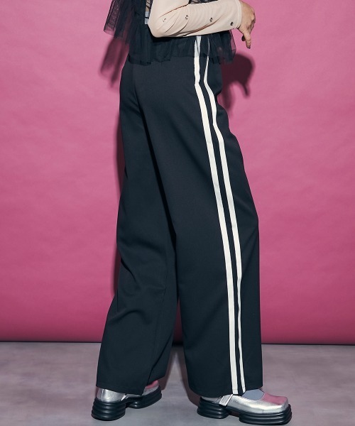 uyu.(ウユ)の「Turn Back Waist Side Line Pants / ターンバックウエストサイドラインパンツ【uyu./ウユ】(スラックス・レディース・ブラック/グレー・M/S)」の19枚目の写真