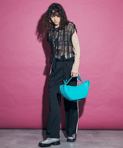 uyu.(ウユ)の「Turn Back Waist Side Line Pants / ターンバックウエストサイドラインパンツ【uyu./ウユ】(スラックス・レディース・ブラック/グレー・M/S)」の3枚目の写真