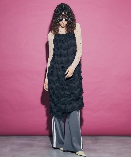 uyu.(ウユ)の「Turn Back Waist Side Line Pants / ターンバックウエストサイドラインパンツ【uyu./ウユ】(スラックス・レディース・ブラック/グレー・M/S)」の7枚目の写真