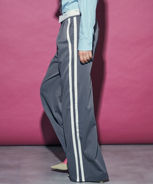 uyu.(ウユ)の「Turn Back Waist Side Line Pants / ターンバックウエストサイドラインパンツ【uyu./ウユ】(スラックス・レディース・ブラック/グレー・M/S)」の16枚目の写真