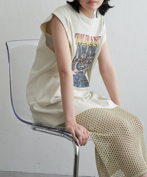 VENCEEXCHANGE（ヴァンスエクスチェンジ）の「バンドロゴタンクトップ（タンクトップ・レディース・オフホワイト/チャコールグレー/ライトグレー・FREE）」の2枚目の写真