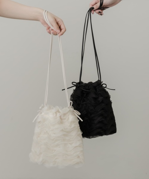 SMELLY（スメリー）の「チュールフリルキンチャクショルダー（ショルダーバッグ・レディース・ブラック/アイボリー・-）」の15枚目の写真
