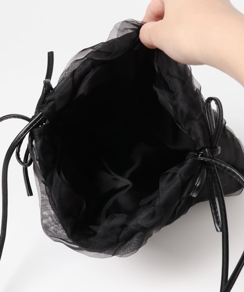 SMELLY（スメリー）の「チュールフリルキンチャクショルダー（ショルダーバッグ・レディース・ブラック/アイボリー・-）」の20枚目の写真