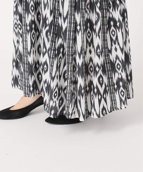 JOURNAL STANDARD（ジャーナルスタンダード）の「《WEB限定追加2》オリエンタルプリントティアードワンピース（ワンピース・レディース・ブラック・FREE）」の14枚目の写真