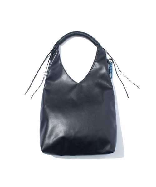 F/CE. テックレザーラッピングハンドルトート F/CE. （エフシーイー）の「F/CE. TECH LEATHER WRAPPING HANDLE TOTE