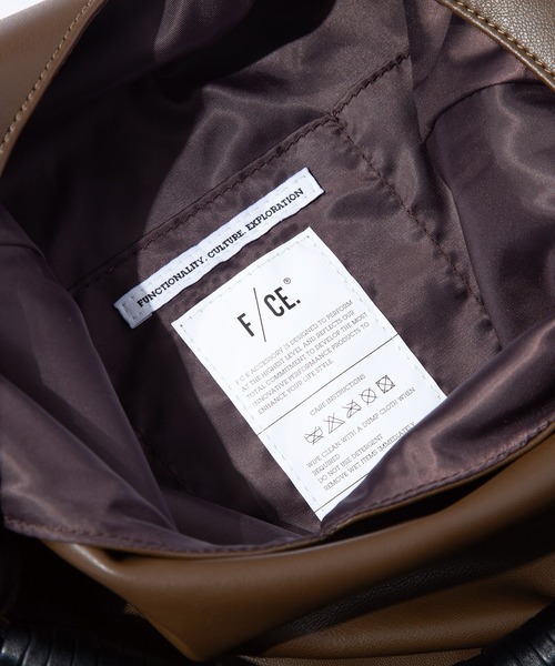F/CE. テックレザーラッピングハンドルトート F/CE. （エフシーイー）の「F/CE. TECH LEATHER WRAPPING HANDLE TOTE