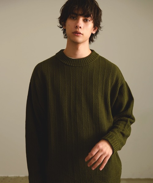 Revo.（レボ）の「Revo. ジオメストライプ モックネック ルーズニット プルオーバー（ニット/セーター・メンズ・グレー/ブラック/カーキ/マスタード/ブルー・2/1）」の3枚目の写真