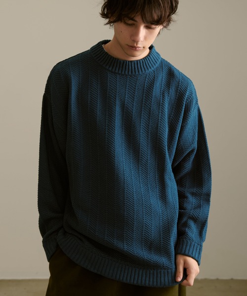 Revo.（レボ）の「Revo. ジオメストライプ モックネック ルーズニット プルオーバー（ニット/セーター・メンズ・グレー/ブラック/カーキ/マスタード/ブルー・2/1）」の21枚目の写真