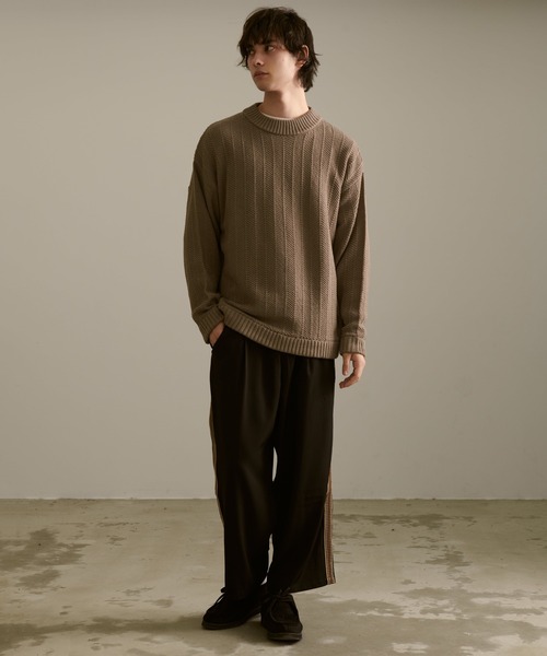 Revo.（レボ）の「Revo. ジオメストライプ モックネック ルーズニット プルオーバー（ニット/セーター・メンズ・グレー/ブラック/カーキ/マスタード/ブルー・2/1）」の13枚目の写真