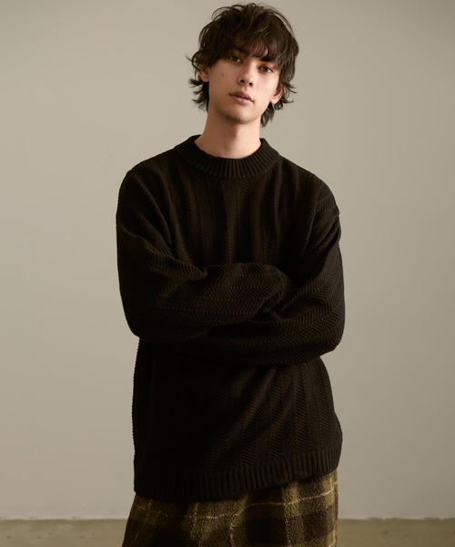 Revo.（レボ）の「Revo. ジオメストライプ モックネック ルーズニット プルオーバー（ニット/セーター・メンズ・グレー/ブラック/カーキ/マスタード/ブルー・2/1）」の6枚目の写真